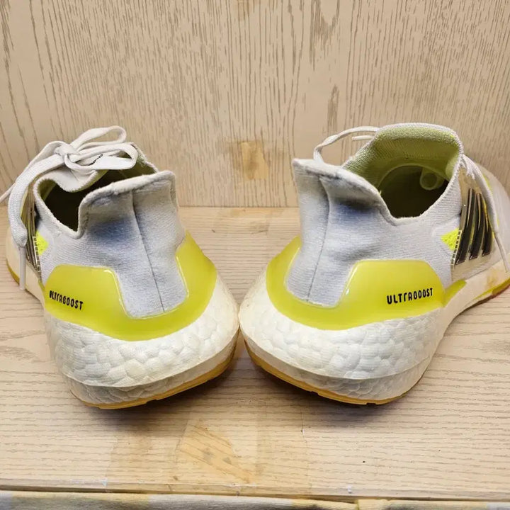 [BUNJANG] Adidas Ultraboost White/Yellow Sneakers / 아디다스 울트라부스트 화이트/옐로우 운동화
