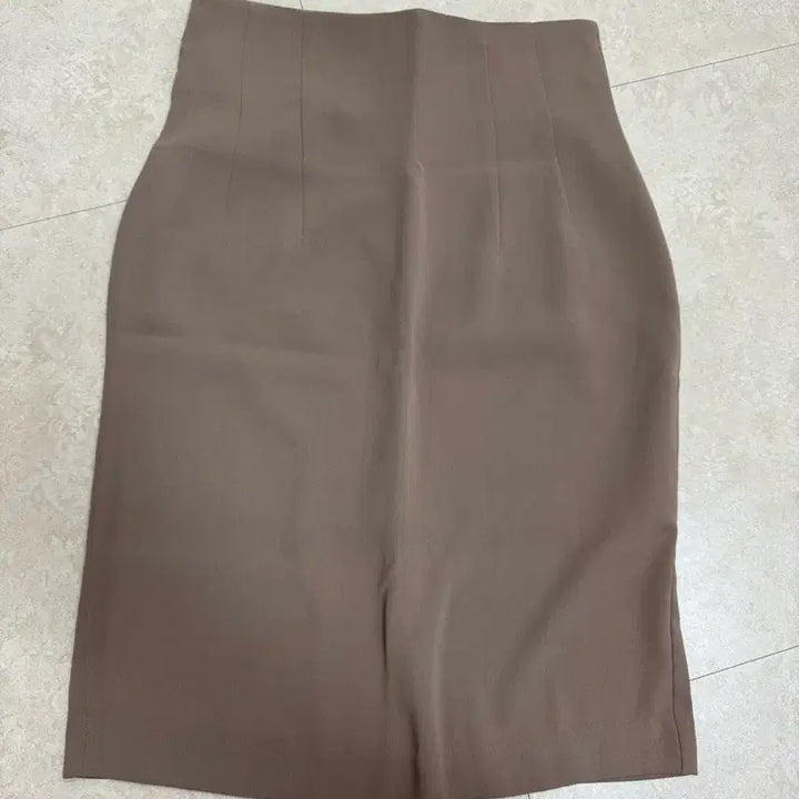[SOLD OUT] NOBLE 코코아 베이지 H라인 스커트 S 새상품