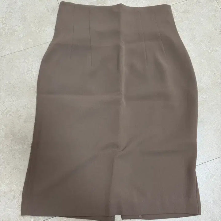 [SOLD OUT] NOBLE 코코아 베이지 H라인 스커트 S 새상품
