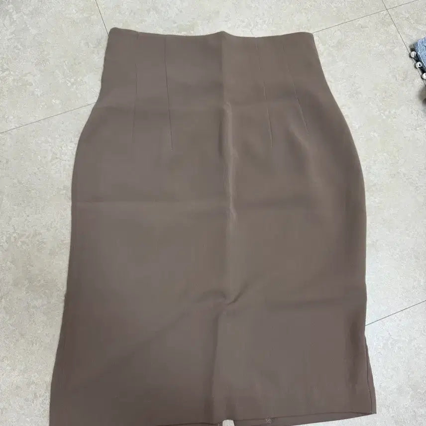 [SOLD OUT] NOBLE 코코아 베이지 H라인 스커트 S 새상품