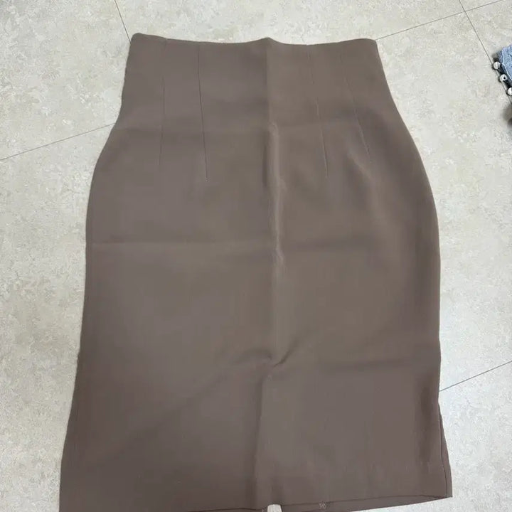 [SOLD OUT] NOBLE 코코아 베이지 H라인 스커트 S 새상품