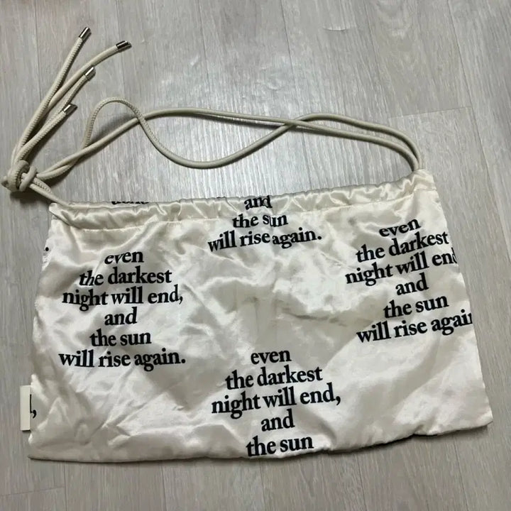 [SOLD OUT] 드로우스트링 숄더백