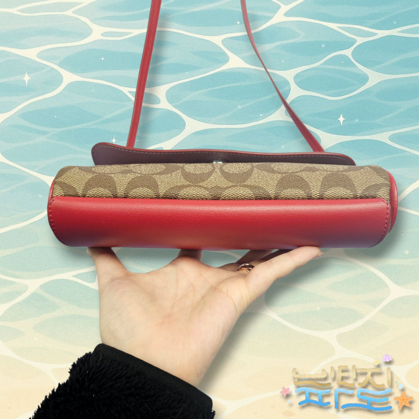 [BUNJANG] Coach Signature Reversible Crossbody Bag / Coach 코치 시그니처 리버저블 크로스백
