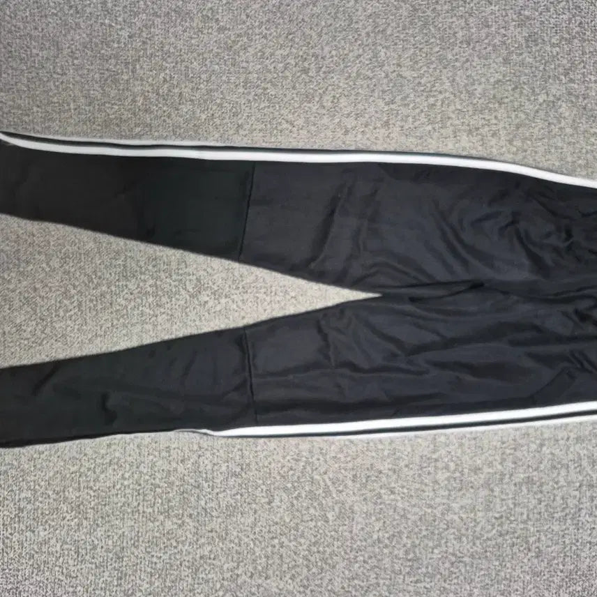 [BUNJANG] Adidas Three-Stripe Training Pants Black / 아디다스 삼선 트레이닝 바지 블랙