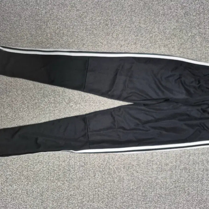 [BUNJANG] Adidas Three-Stripe Training Pants Black / 아디다스 삼선 트레이닝 바지 블랙