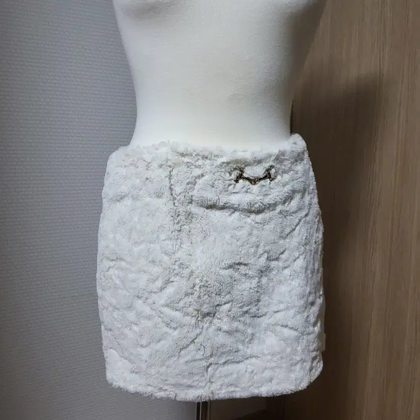 [SOLD OUT] 아이보리 퍼 미니스커트 M