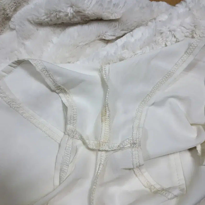 [SOLD OUT] 아이보리 퍼 미니스커트 M
