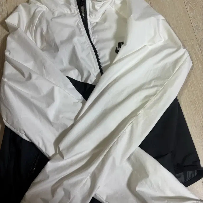 [BUNJANG] Nike Windrunner Women&