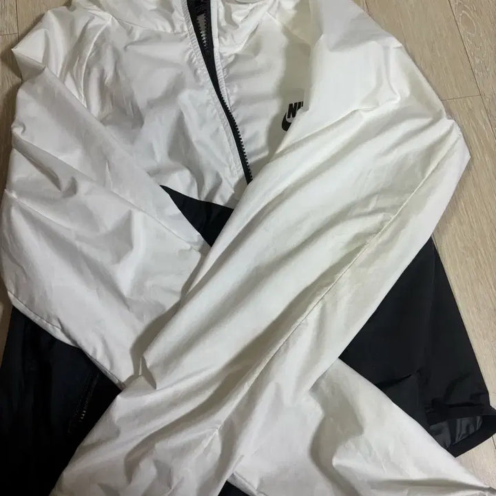 [BUNJANG] Nike Windrunner Women&