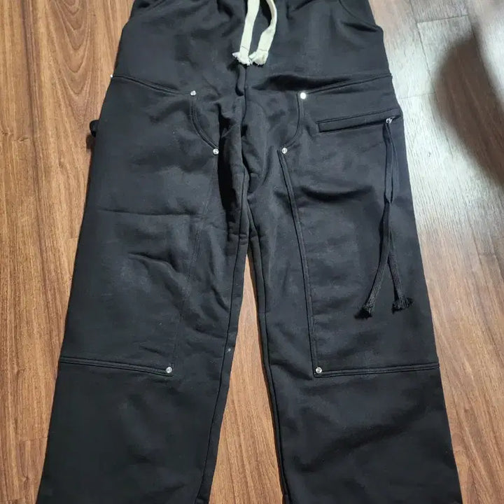 [BUNJANG] Mim the Wardrobe Solar Rivet Carpenter Pants / 밈더워드로브 솔라 리벳 카펜터 팬츠 [s]