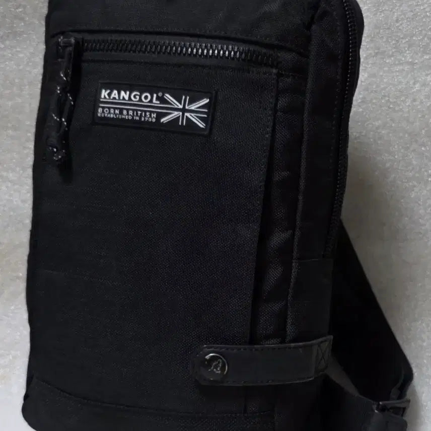 [BUNJANG] KANGOL Alive Sling Bag / 캉골 KANGOL 1207 Alive Sling Bag 슬링백