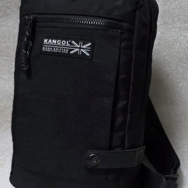 [BUNJANG] KANGOL Alive Sling Bag / 캉골 KANGOL 1207 Alive Sling Bag 슬링백