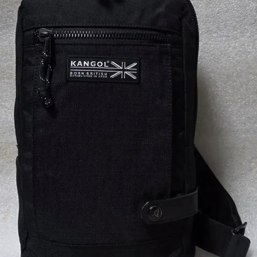 [BUNJANG] KANGOL Alive Sling Bag / 캉골 KANGOL 1207 Alive Sling Bag 슬링백