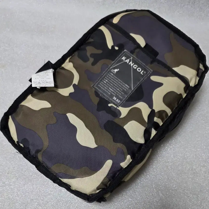 [BUNJANG] KANGOL Alive Sling Bag / 캉골 KANGOL 1207 Alive Sling Bag 슬링백