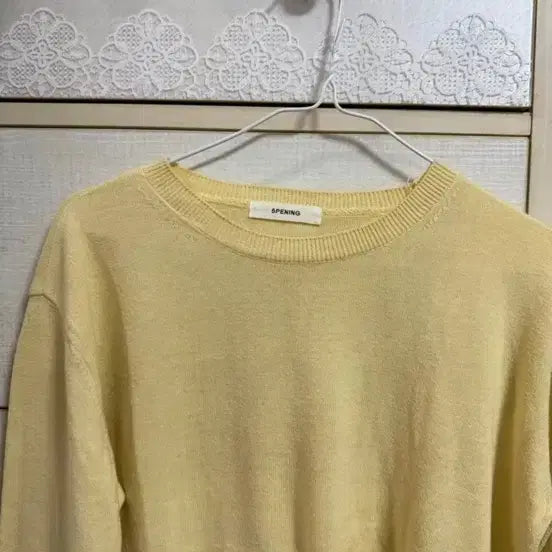 [BUNJANG] Round Neck Knit Yellow Sweater / 라운드넥 니트 옐로우.