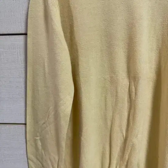 [BUNJANG] Round Neck Knit Yellow Sweater / 라운드넥 니트 옐로우.