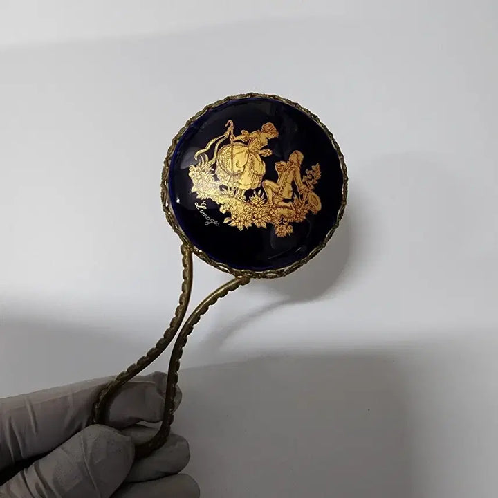 [BUNJANG] French Limoges Lovers Painting Porcelain Hand Mirror / 프랑스 리모지 연인 명화 포셀린 주물 손거울