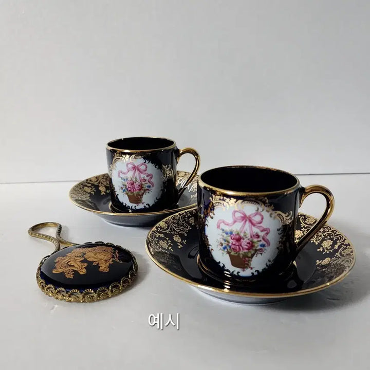 [BUNJANG] French Limoges Lovers Painting Porcelain Hand Mirror / 프랑스 리모지 연인 명화 포셀린 주물 손거울