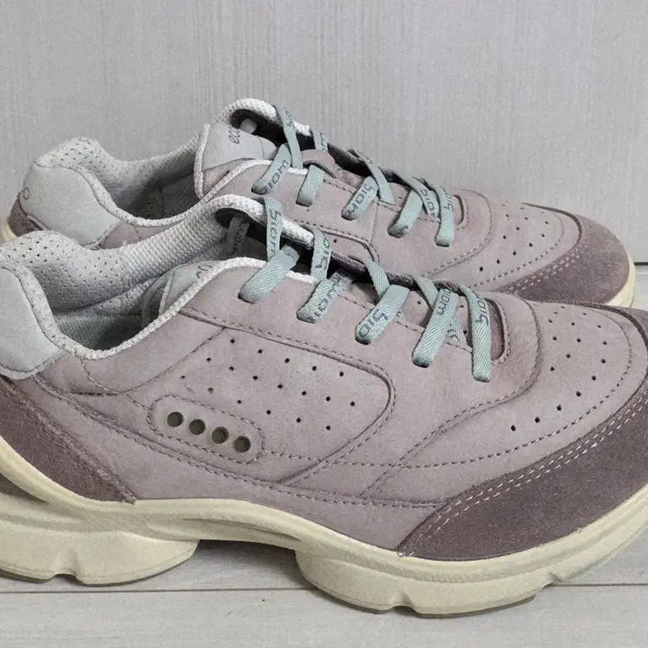 [BUNJANG] ECCO BIOM Suede Sneakers / ECCO BIOM 스웨이드 스니커즈 230