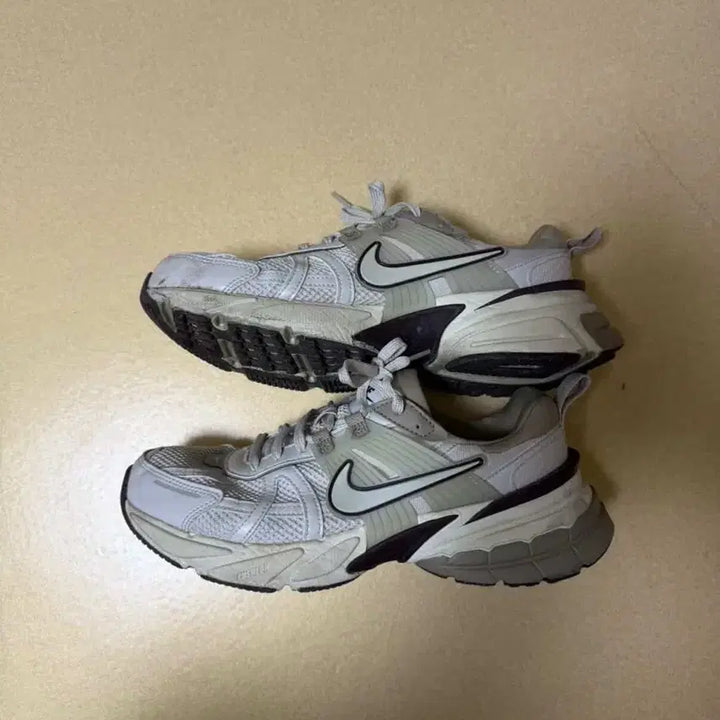 [BUNJANG] Nike V2K Running Shoes / 나이키 v2k 런닝화 운동화