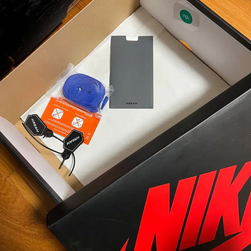 [BUNJANG] Nike Air Jordan 1 Retro High OG Hyper Royal 270 / 나이키 조던1 레트로 하이 OG 하이퍼 로얄 270