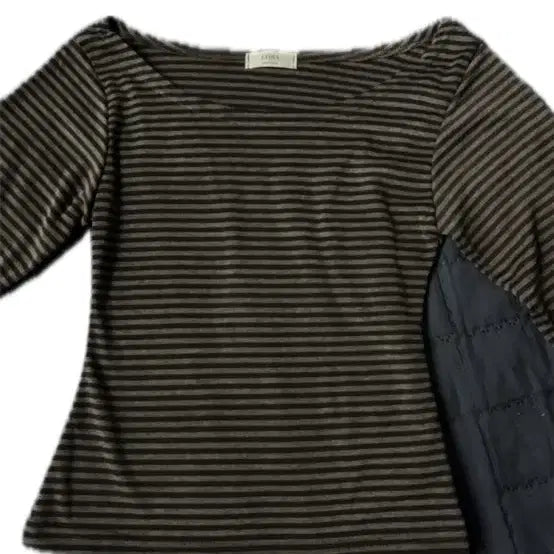 [BUNJANG] Unbranded Off-Shoulder Striped Top / 입술넥 한쪽 오프 단가라티 밤색 (새상품)