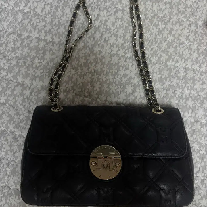 [BUNJANG] Metropolis Black Quilted Tote Bag / 메트로시티 가방