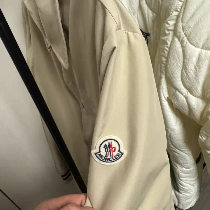 [BUNJANG] Moncler Beige Shirt Jacket / 몽클레어 베이지색 자켓 셔츠자켓