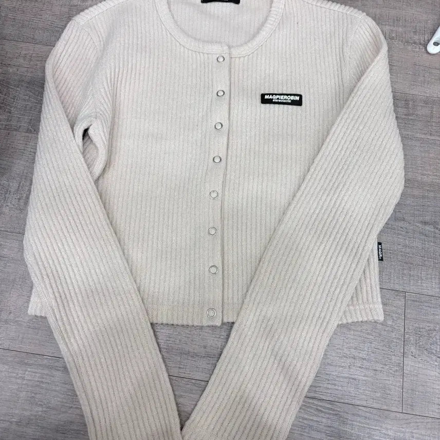 [BUNJANG] Magpie Robin Knit Top / 맥파이로빈 니트 탑