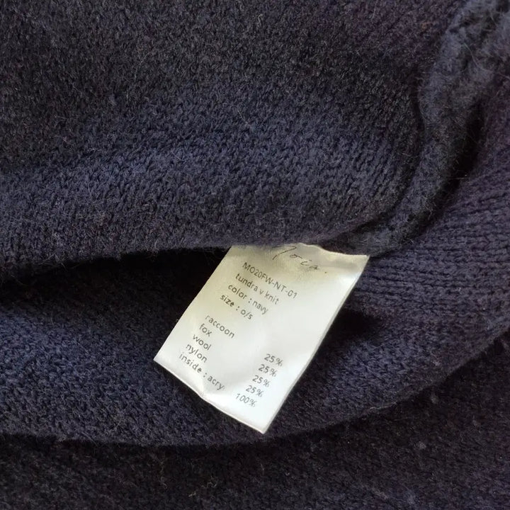 [BUNJANG] Moia V-Neck Drop Shoulder Knit Sweater / 모이아 브이넥 드롭숄더 니트 F