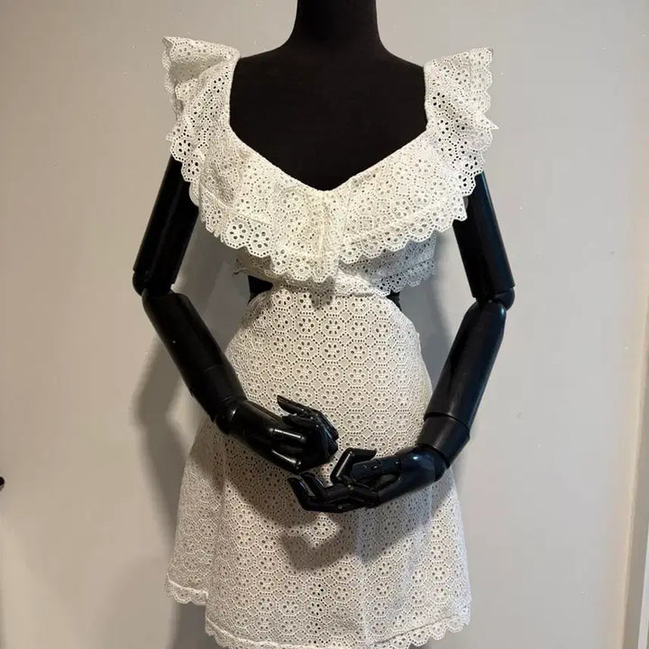[BUNJANG] White Lace Mini Dress / 화이트 펀칭 레이스 원피스 S(휴양지룩)