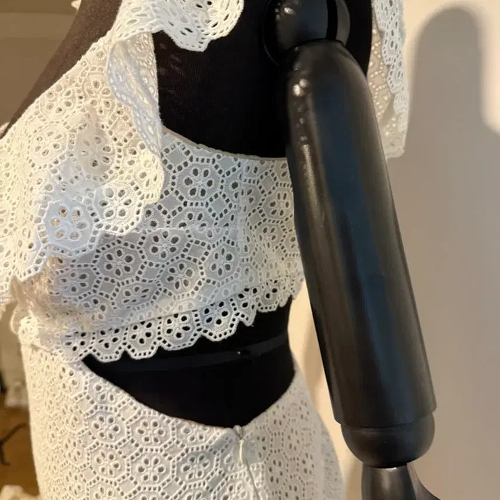 [BUNJANG] White Lace Mini Dress / 화이트 펀칭 레이스 원피스 S(휴양지룩)