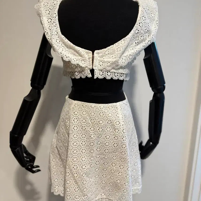 [BUNJANG] White Lace Mini Dress / 화이트 펀칭 레이스 원피스 S(휴양지룩)