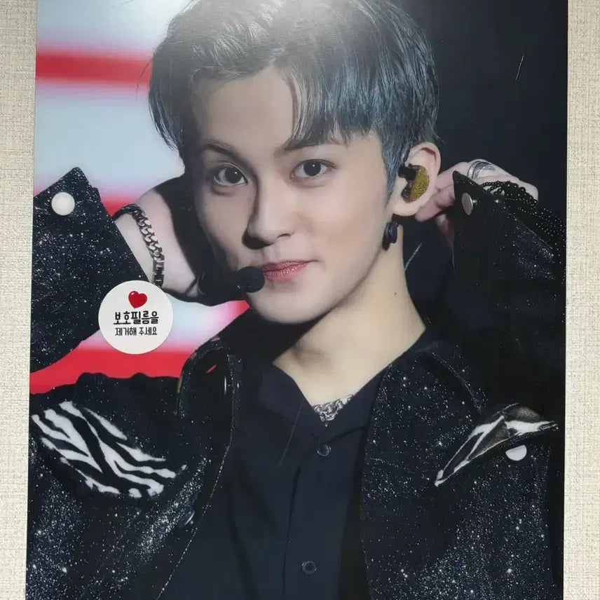 [BUNJANG] NCT Mark Stage Outfit Photo Frame / 마크 액자