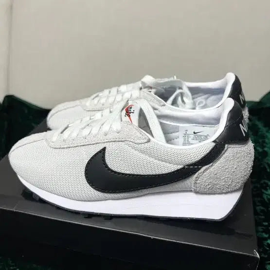 [BUNJANG] LD-1000 White and Black Sneakers / 여성용 (매장 정품 새상품)어디든 잘어울리는 스니커즈(사이즈230~245