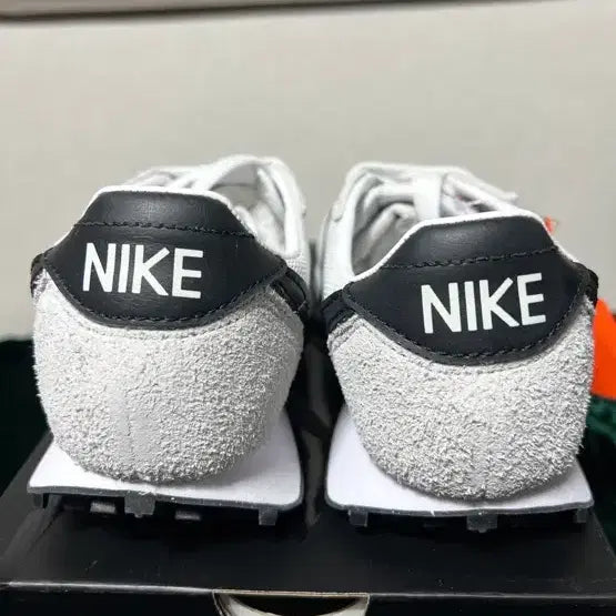 [BUNJANG] LD-1000 White and Black Sneakers / 여성용 (매장 정품 새상품)어디든 잘어울리는 스니커즈(사이즈230~245