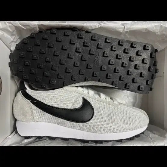 [BUNJANG] LD-1000 White and Black Sneakers / 여성용 (매장 정품 새상품)어디든 잘어울리는 스니커즈(사이즈230~245