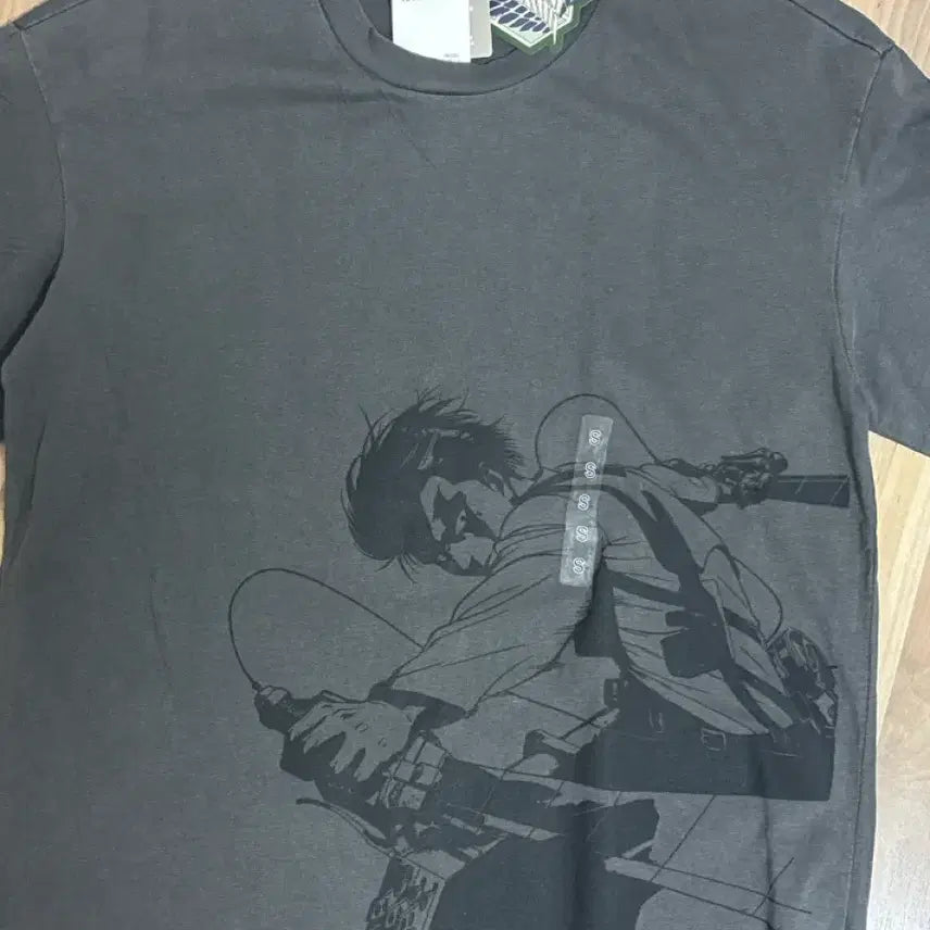 [BUNJANG] Spao Attack on Titan Levi S T-Shirt / 스파오 진격거 리바이 s 판매
