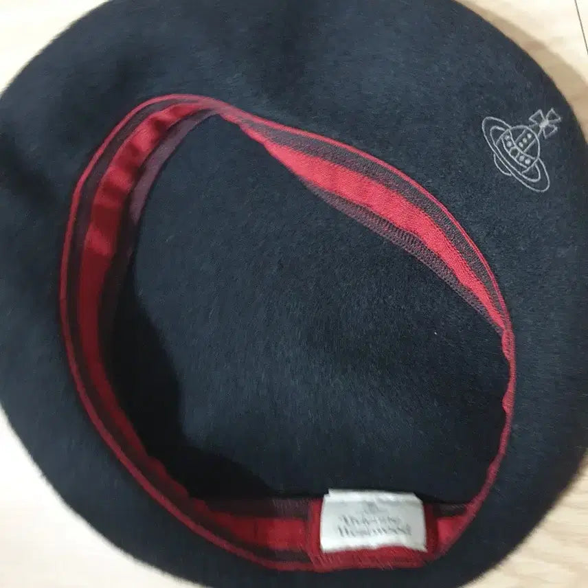 [BUNJANG] Vivienne Westwood Wool Beret Hat / 비비안 웨스트우드 울 베레모 모자