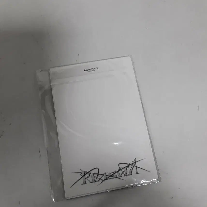[BUNJANG] MONSTA X Photocard + Postcard Set / 몬스타엑스 포토카드 + 엽서세트