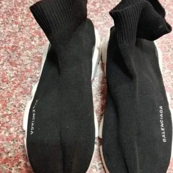 [BUNJANG] Balenciaga Speedrunner Black Sneakers / 발렌시아가 스피드러너 블랙