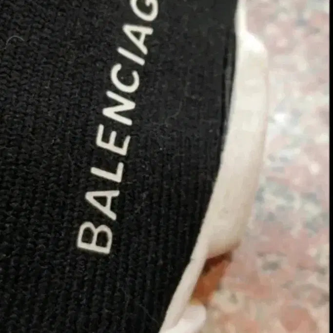 [BUNJANG] Balenciaga Speedrunner Black Sneakers / 발렌시아가 스피드러너 블랙