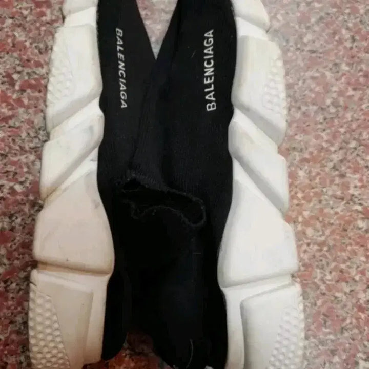 [BUNJANG] Balenciaga Speedrunner Black Sneakers / 발렌시아가 스피드러너 블랙
