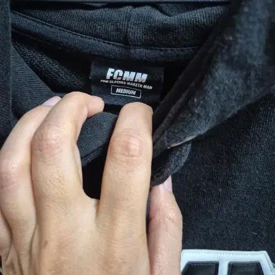 [BUNJANG] FCMM Black Hoodie / FCMM 블랙 후드티