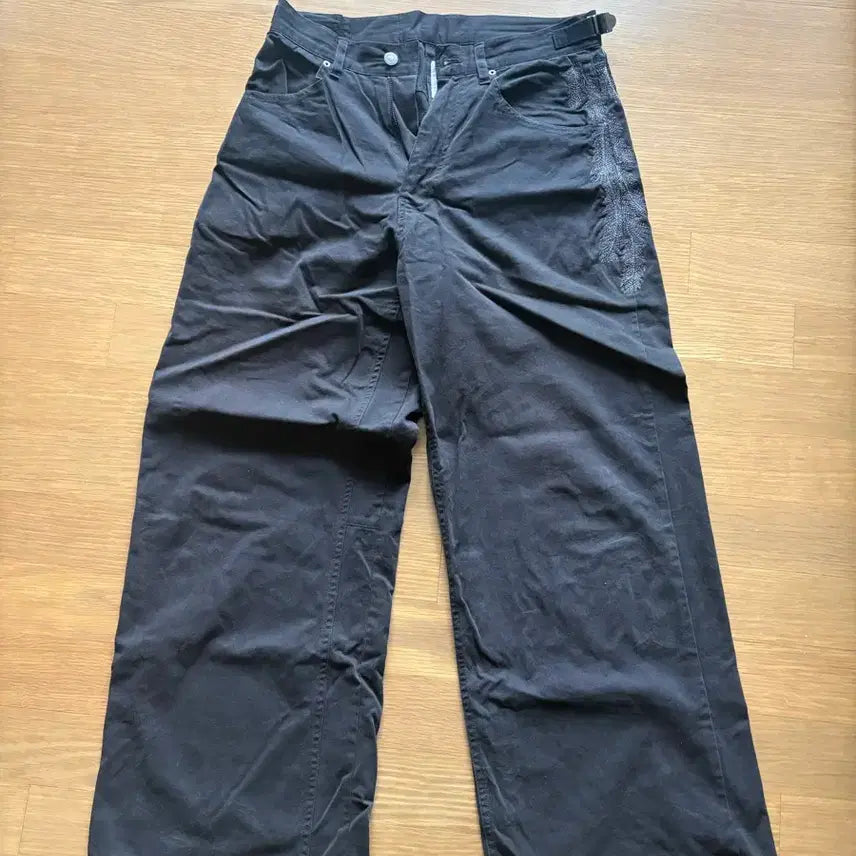 [BUNJANG] Polytelu 1011 Feather Goshima Pants Charcoal 1 Size / 폴리테루 1011 페더 고시마 팬츠 차콜 1사이즈