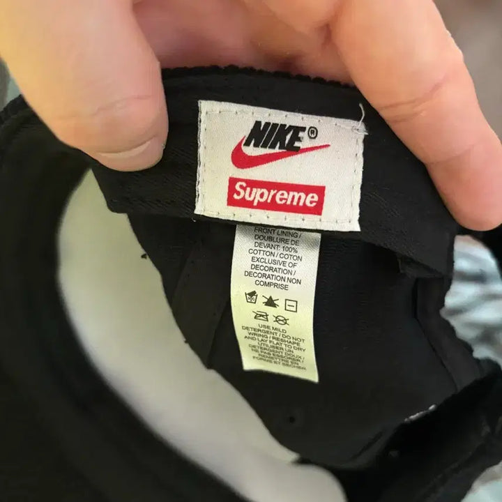 [BUNJANG] Supreme Nike Corduroy Ball Cap / 슈프림 나이키 콜라보 코듀로이 볼캡 블랙