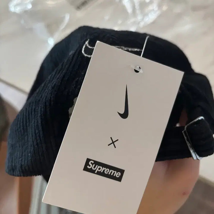 [BUNJANG] Supreme Nike Corduroy Ball Cap / 슈프림 나이키 콜라보 코듀로이 볼캡 블랙