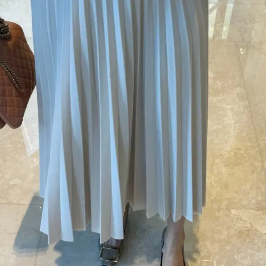 [SOLD OUT] 써머레브 아이보리 플리츠 스커트 판매(에스사이즈)