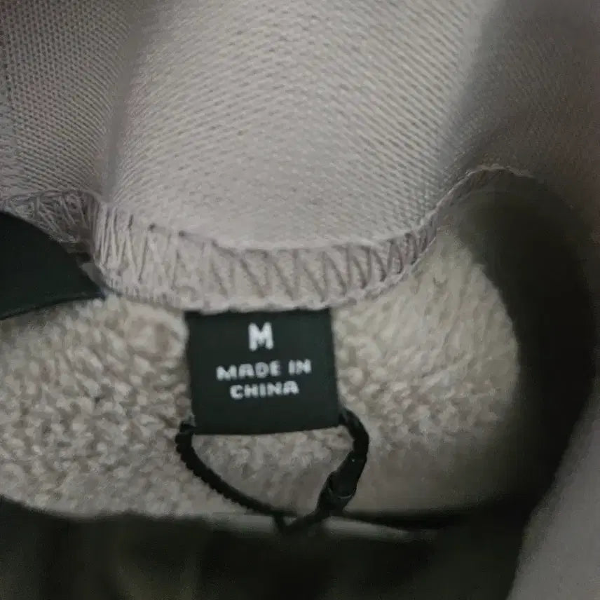 [BUNJANG] Uniqlo x Needles Pants Beige M / 유니클로 니들스 팬츠 베이지 M 새상품 (국내판)