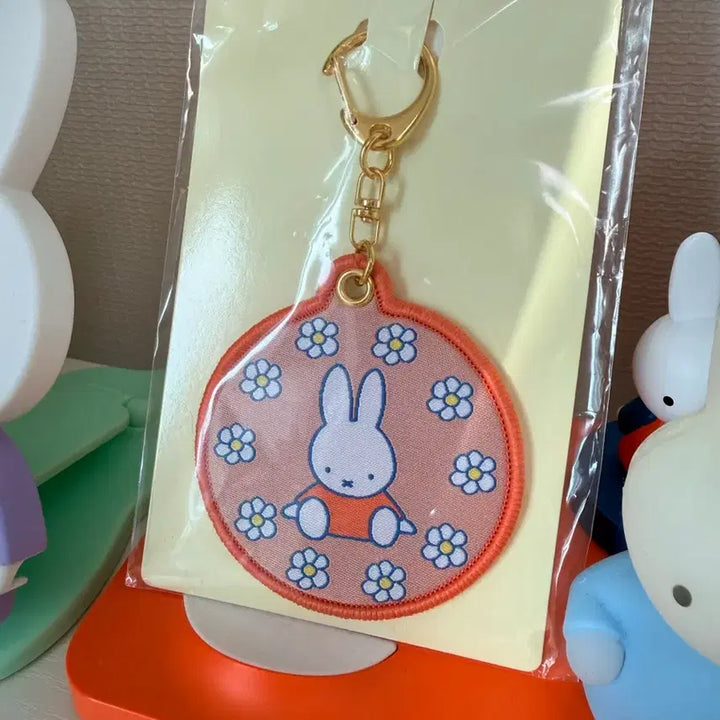 [BUNJANG] Miffy Taito Kuji Flower Keyring / 미피 타이토 쿠지 F상 플라워 키링
